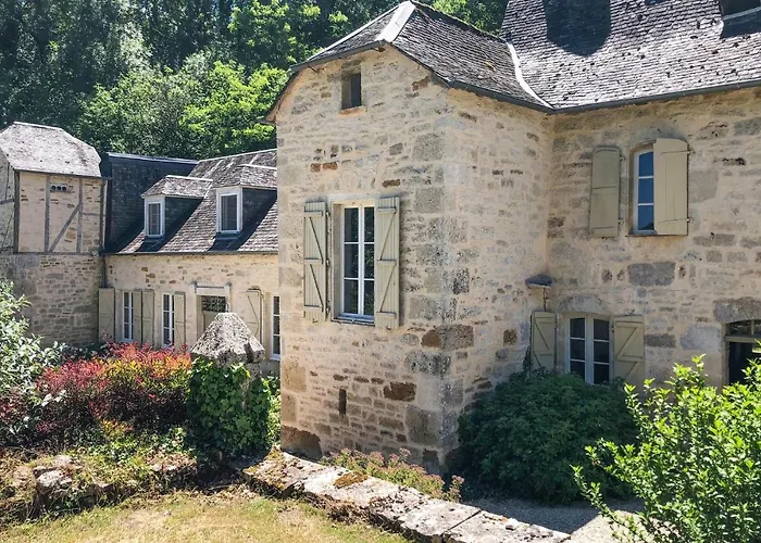 Amazing In Sarrazac With Wifi بيت للعطل Cressensac-Sarrazac