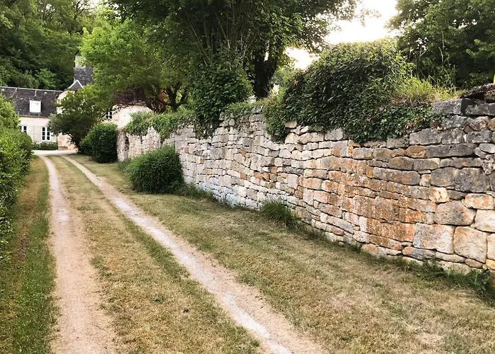 Дом отдыха Amazing In Sarrazac With Wifi Cressensac-Sarrazac