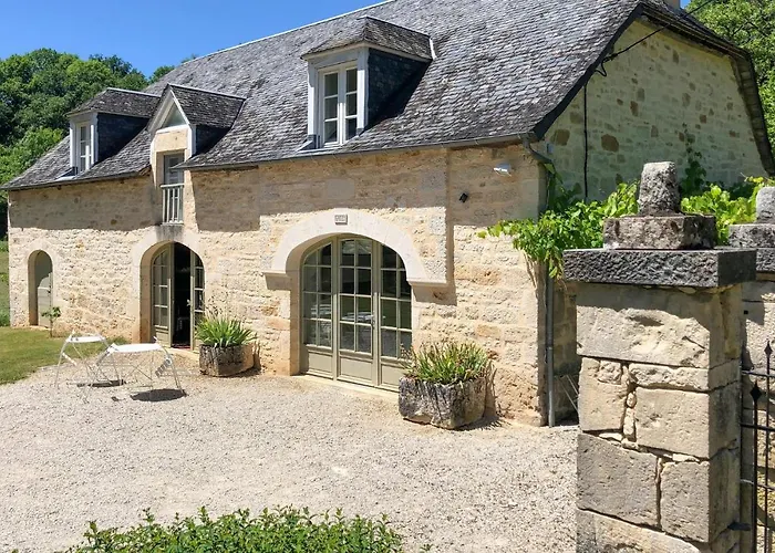 Дом отдыха Amazing In Sarrazac With Wifi