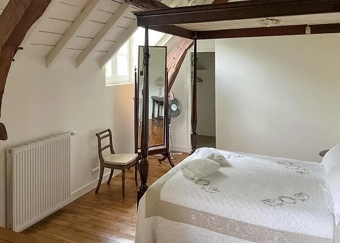 Дом отдыха Amazing In Sarrazac With Wifi *